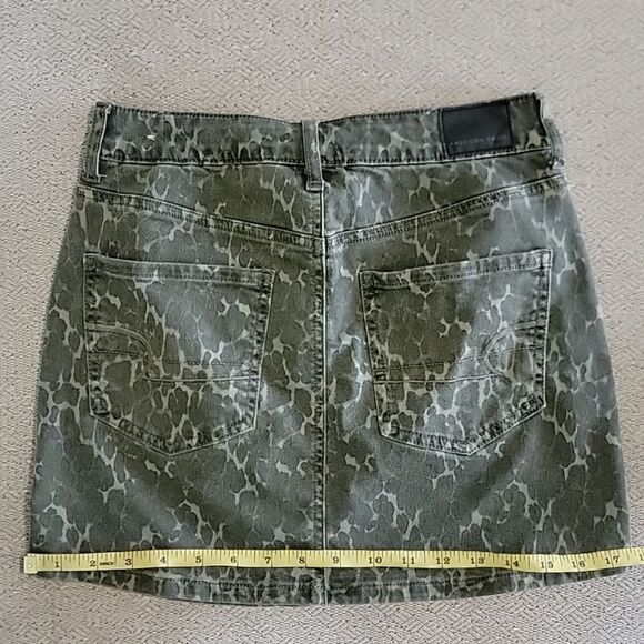 American Eagle Green Camo/Cheetah Next Level Stretch Hi-Rise Mini Jean Skirt-2 - Picture 11 of 12